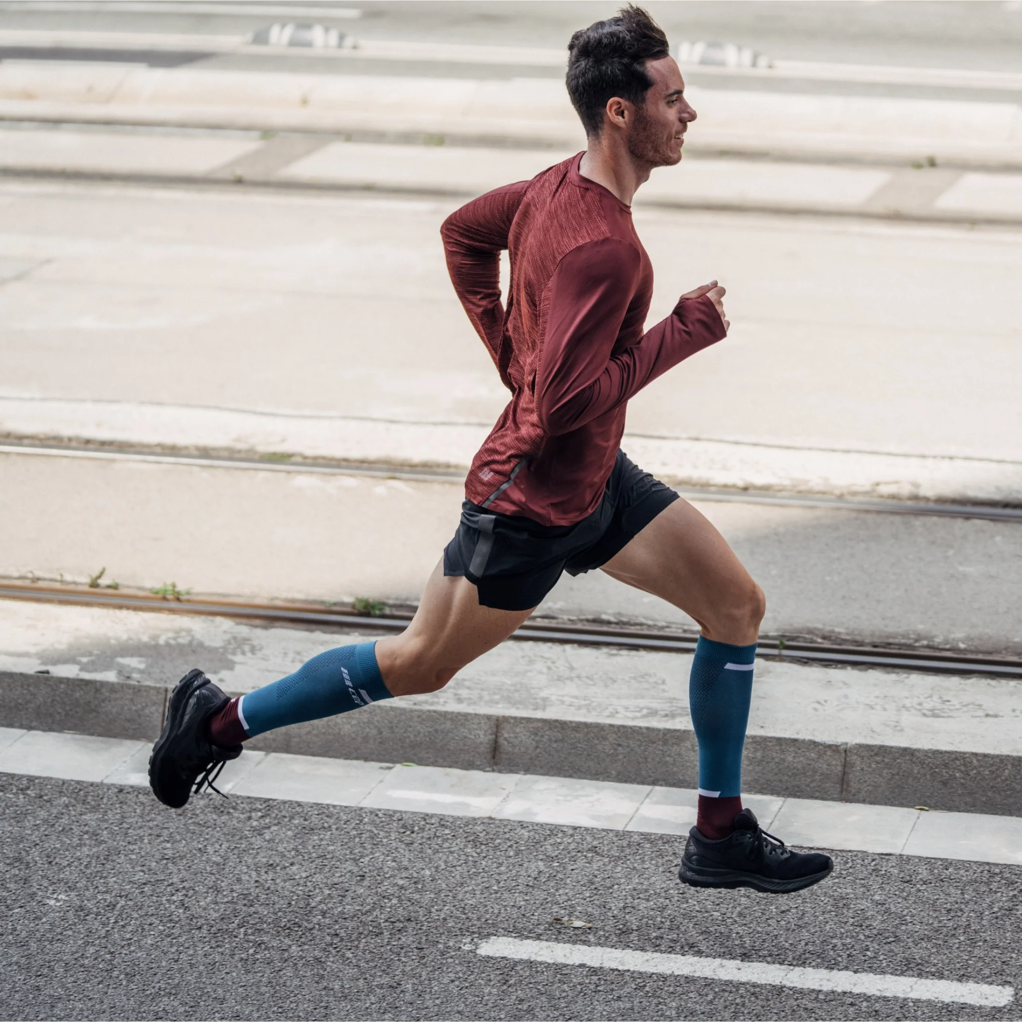 CEP The Run Compression Tall Socks 4.0 – șosete de compresie pentru alergare